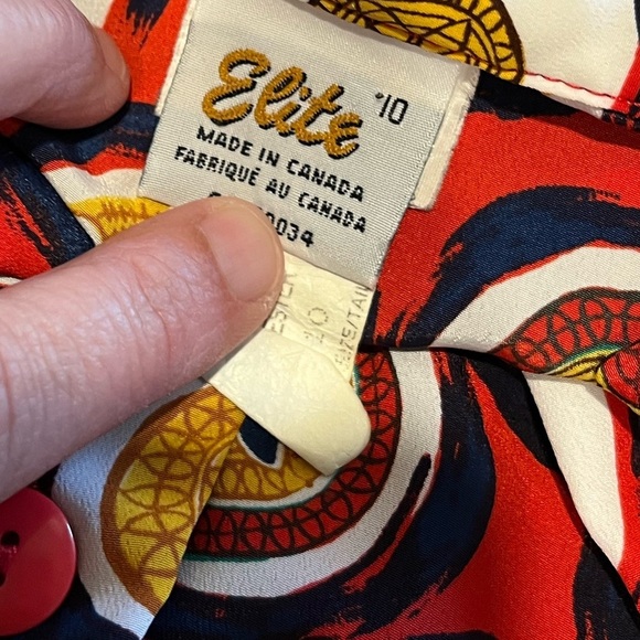 ELITE – Red Printed Button-Up Blouse – Size 10 - Picture 2 of 9